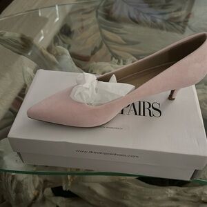 New in box suede pink small heels size 7 Dream Pairs
